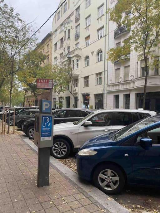 11# Sunflower Cozy Apartment Будапеща Екстериор снимка