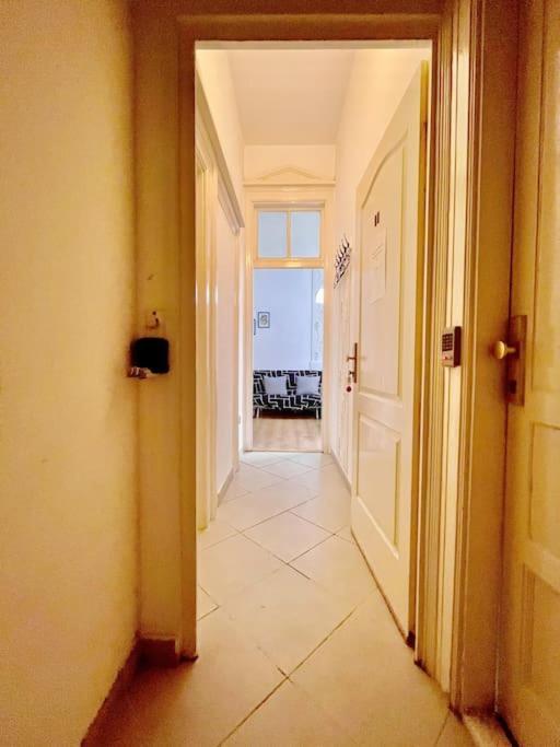 11# Sunflower Cozy Apartment Будапеща Екстериор снимка
